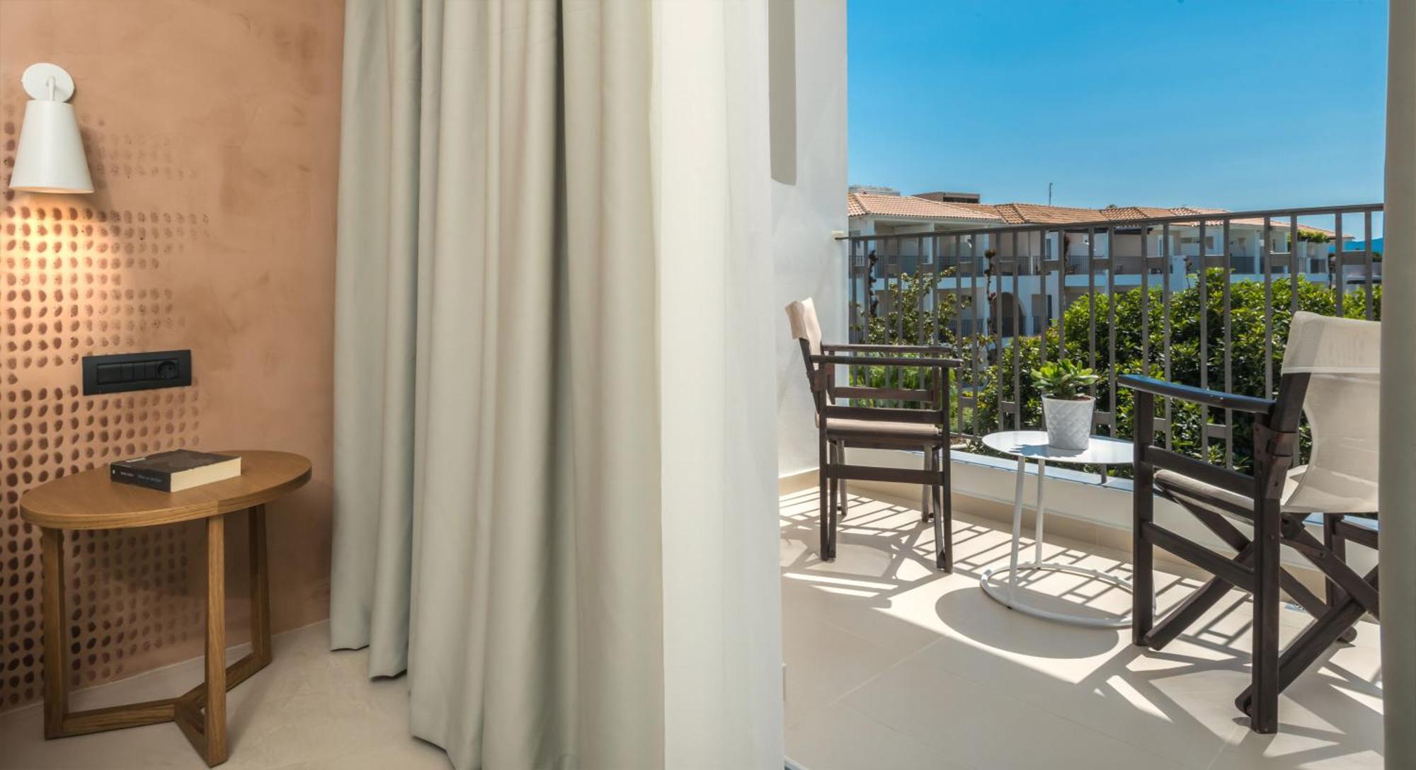 Bitzaro Grande Hotel & Suites Kalamákion Pokoj fotografie